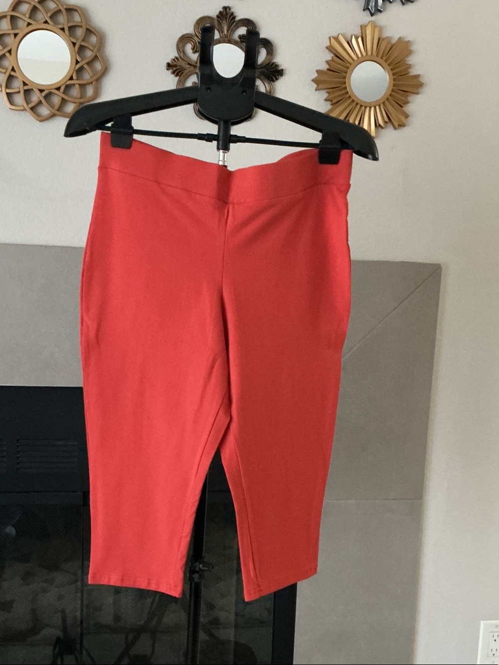 Torrid women’s orange' Stretch Ponte Capri Pants